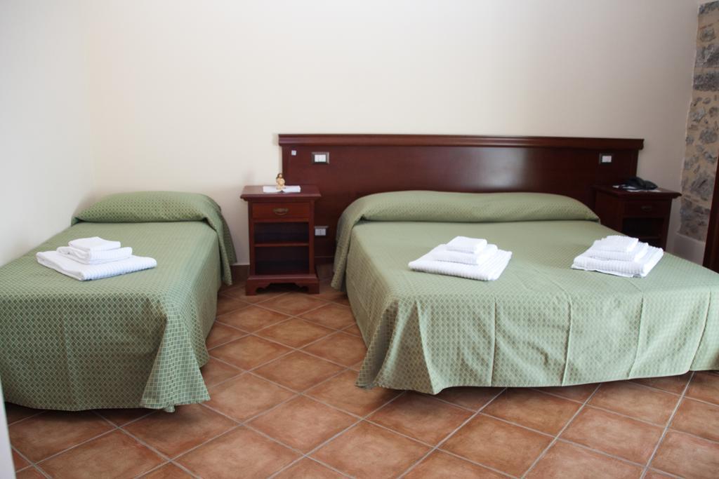Agriturismo Valle Dell'Etna Roccella Valdemone Zimmer foto